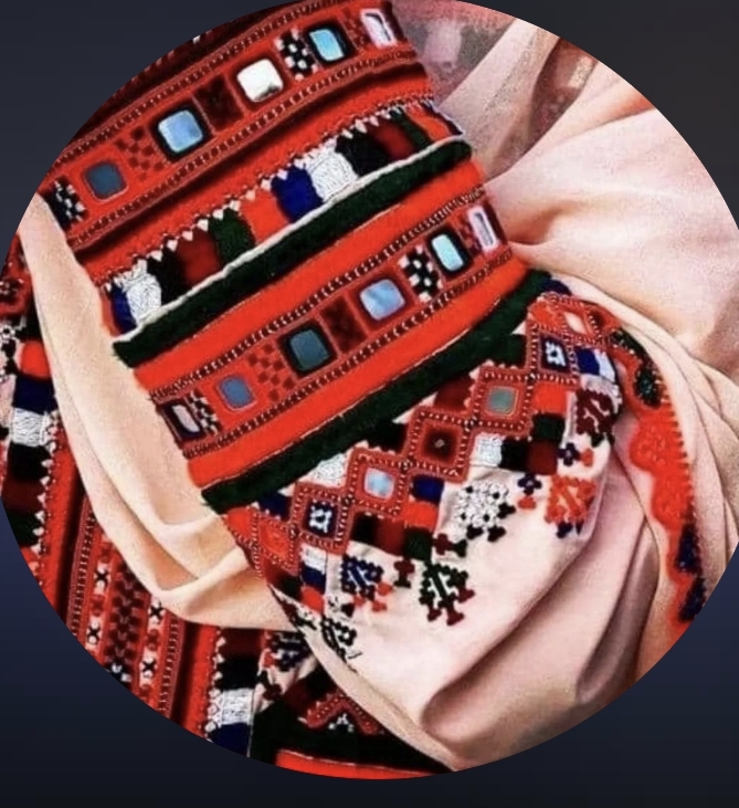 لباس دست دوچ